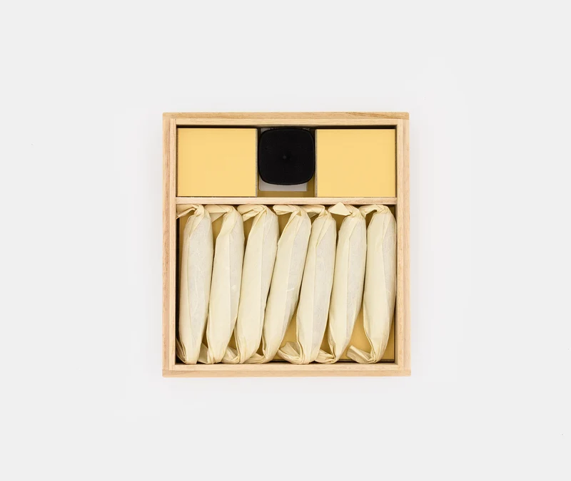 TOHAKU 7 Small Candles & KOMA Stand Set