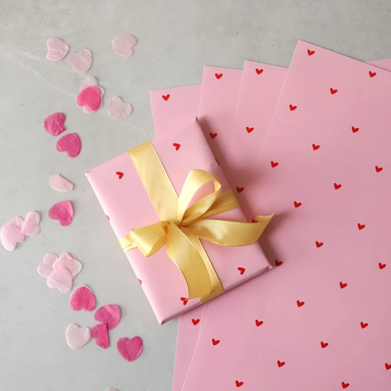 Geschenkpapier-Set „Herzen und Streifen“