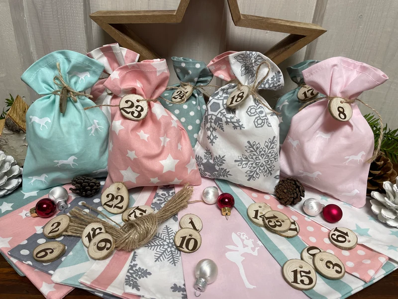 Adventskalender,Landhausstil Adventskalender zum Befüllen, 24 Säckchen zum Advent , Adventskalender Zahlen aus Holz, rosa/mint/grau