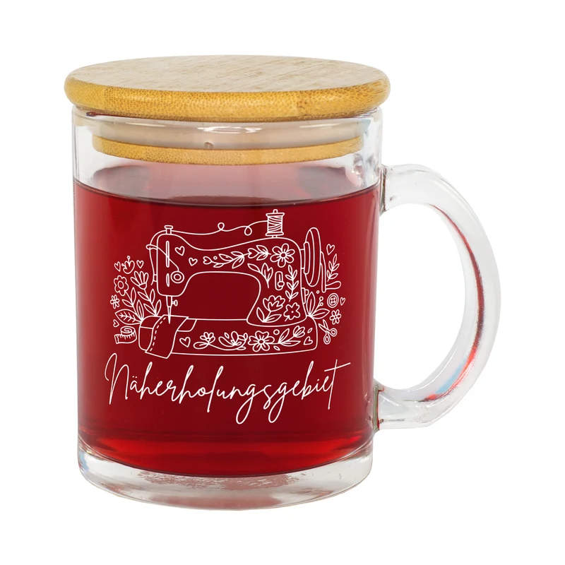 Tasse aus Glas mit Bambusdeckel 'Näherholungsgebiet' | Geschenk für Frauen, Nähfans & Handarbeit