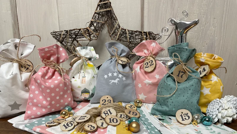 Adventskalender für Kinder ,Landhausstil Adventskalender zum Befüllen, 24 Säckchen zum Advent , Adventskalender Zahlen aus Holz, pastellfare