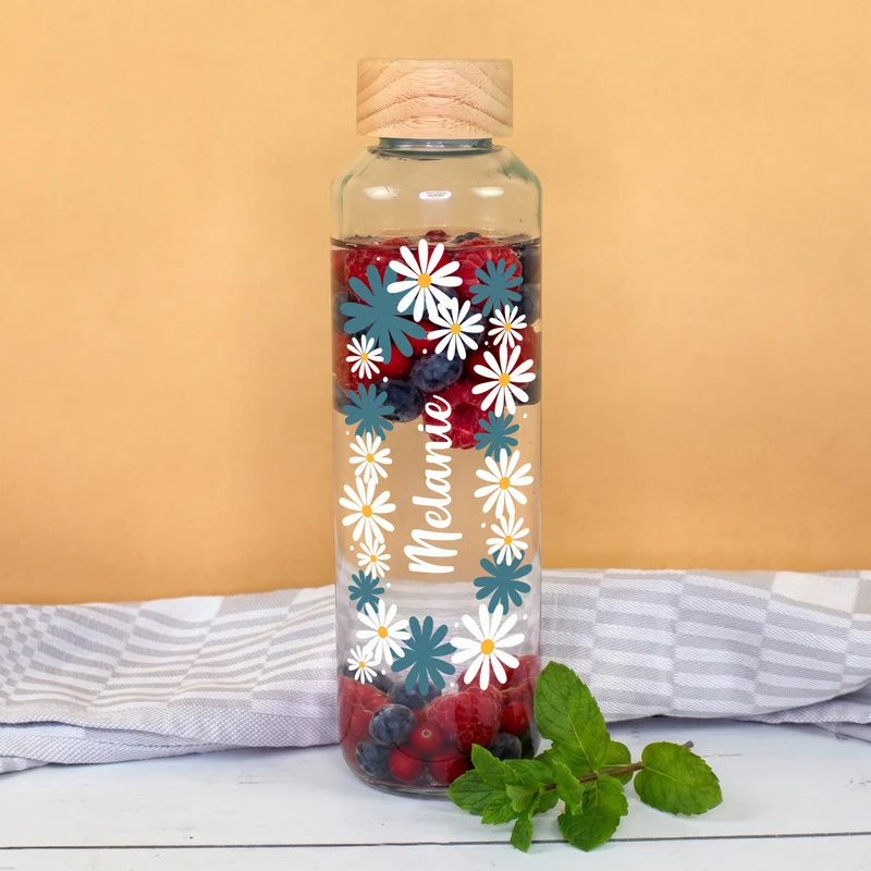 Personalisierte Trinkflasche aus Glas mit Blumen Motiv | Nachhaltige Flasche als Geschenk für Frauen