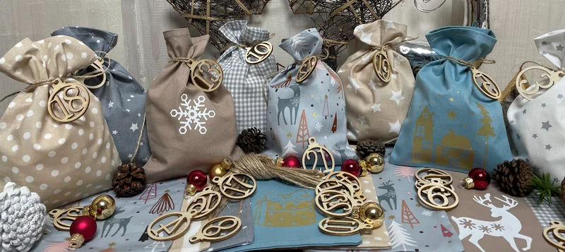 Adventskalender,Landhausstil Adventskalender zum Befüllen, 24 Säckchen zum Advent , Adventskalender Zahlen aus Holz, mint /grau/beige
