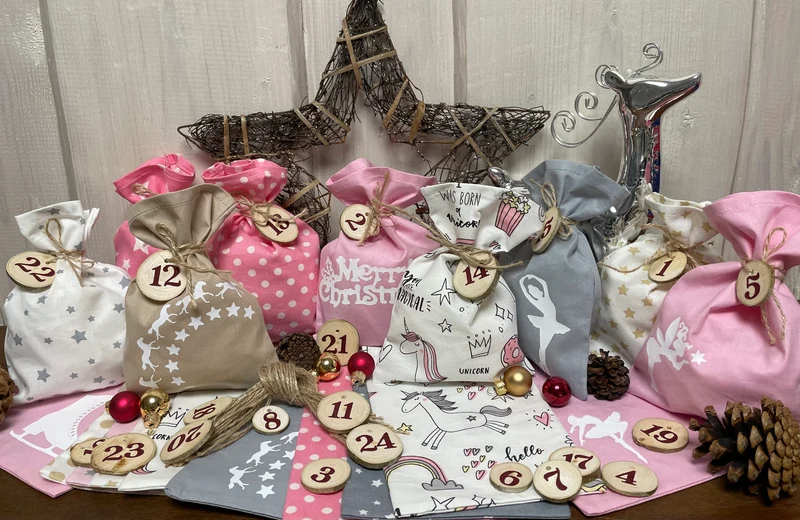 Adventskalender,Landhausstil Adventskalender zum Befüllen, 24 Säckchen zum Advent , Adventskalender Zahlen aus Holz, rosa /beige/weiß/grau