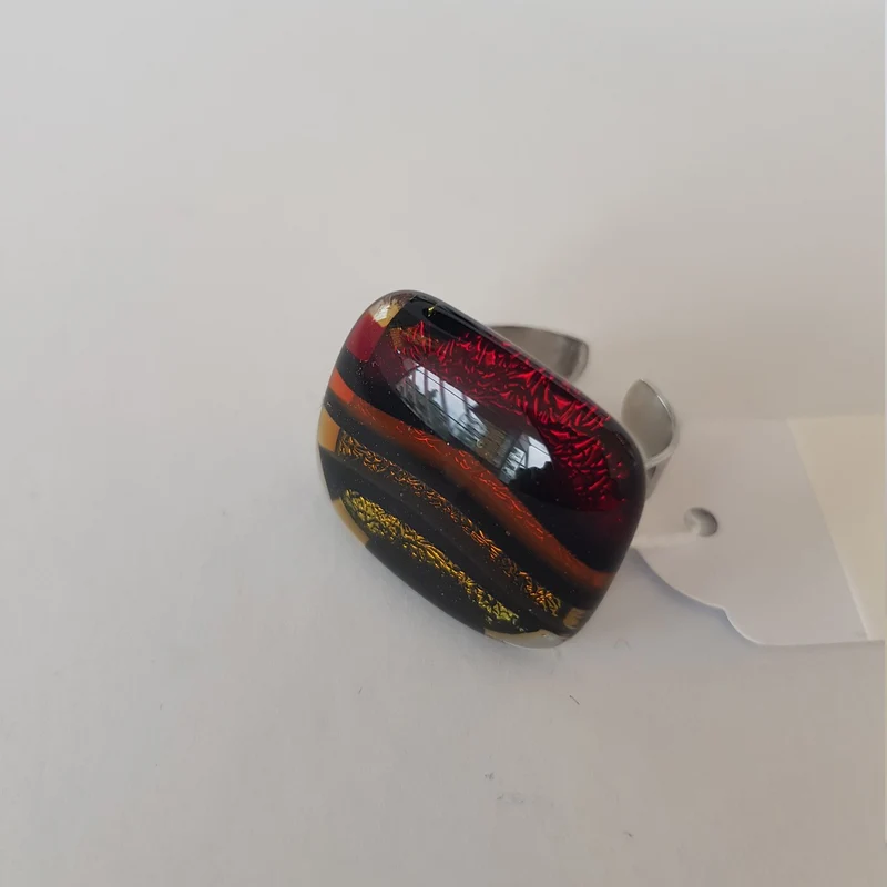 Ring mit Glasstein Red Rainbow Fusing