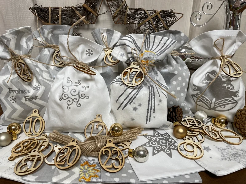 Adventskalender,Landhausstil Adventskalender, Adventskalender Säckchen zum befüllen, 24 Stoff Säckchen * grau/weiß