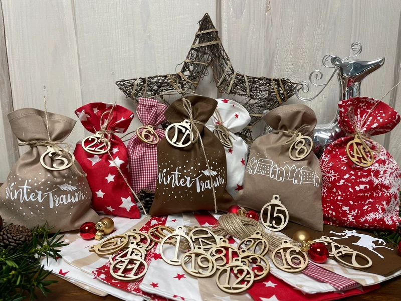 Adventskalender,Landhausstil Adventskalender zum befüllen, 24 Säckchen zum Advent , Adventskalender Zahlen aus Holz, rot/beige/braun