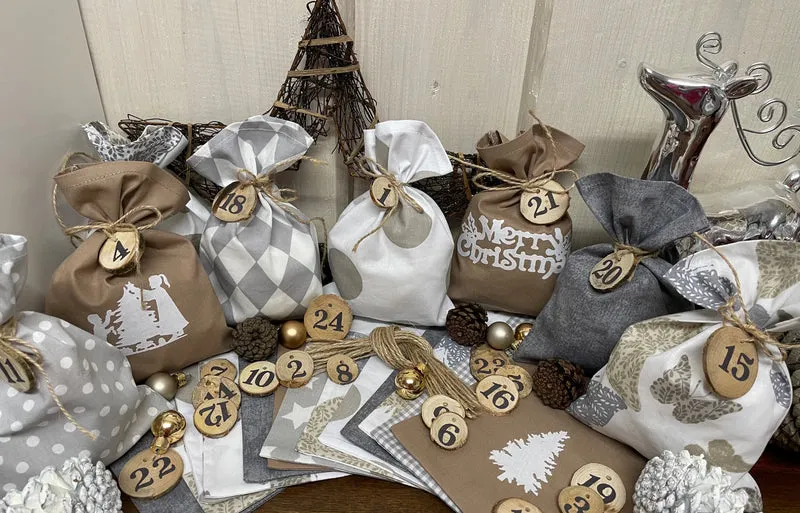 Adventskalender,LandhaAdventskalender zum befüllen, 24 Säckchen zum Advent, Adventskalender Zahlen aus Holz, beige/grau