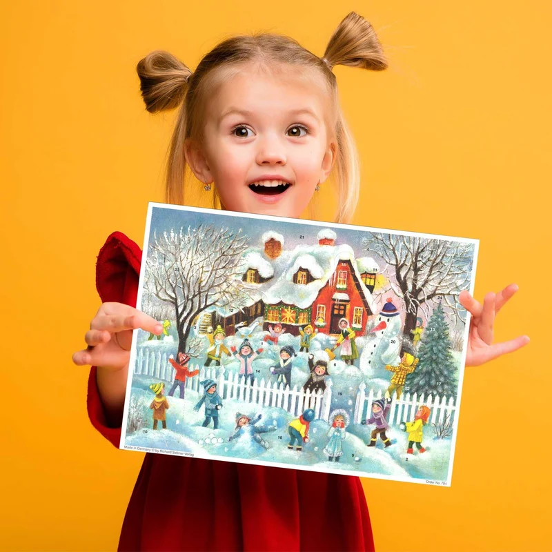 Advent calendar “Snowball Fight in Front of the House”