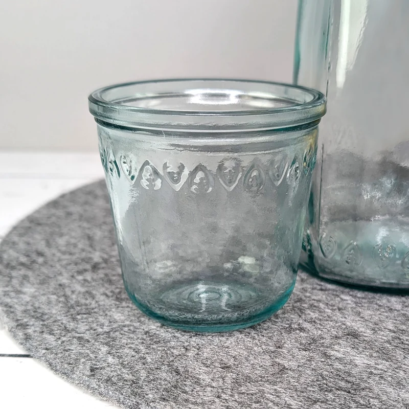 Karaffe mit Trinkglas personalisiert mit Name für Yoga & Wellness | Monstera-Motiv