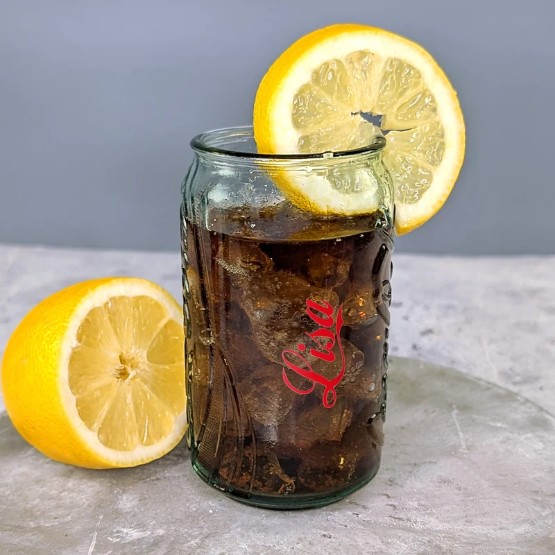 Personalisiertes Coca-Cola Glas mit Name | Retro Design in Dosenform