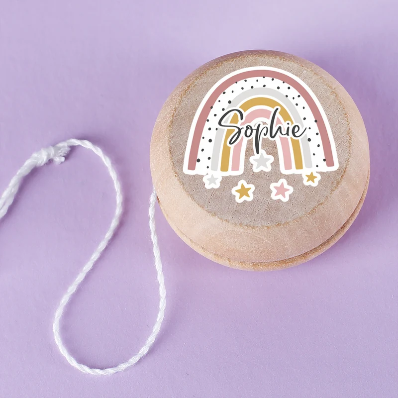 JoJo aus Holz im Retrodesign für Mädchen | Personalisiert mit Name und Regenbogen Motiv