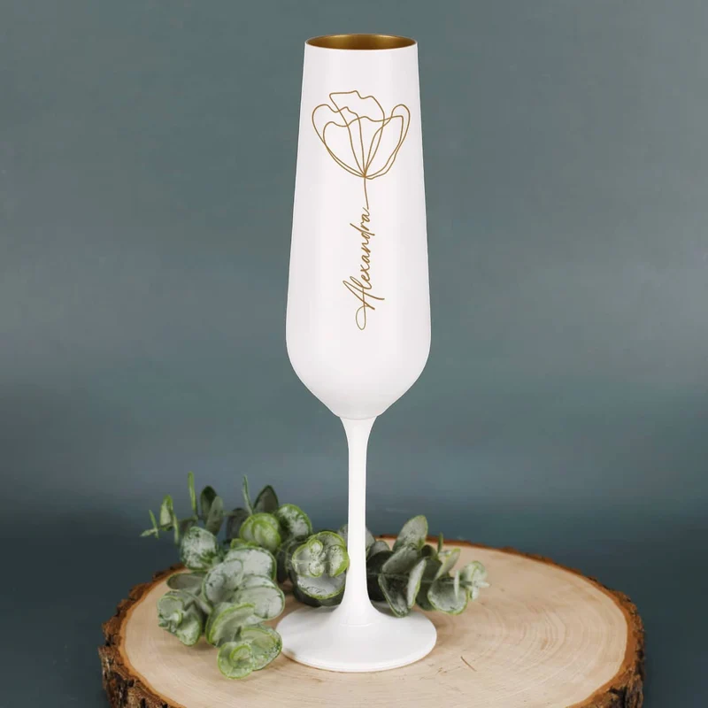 Sektglas mit Line Art Blume und Namensgravur im Blütenstiel
