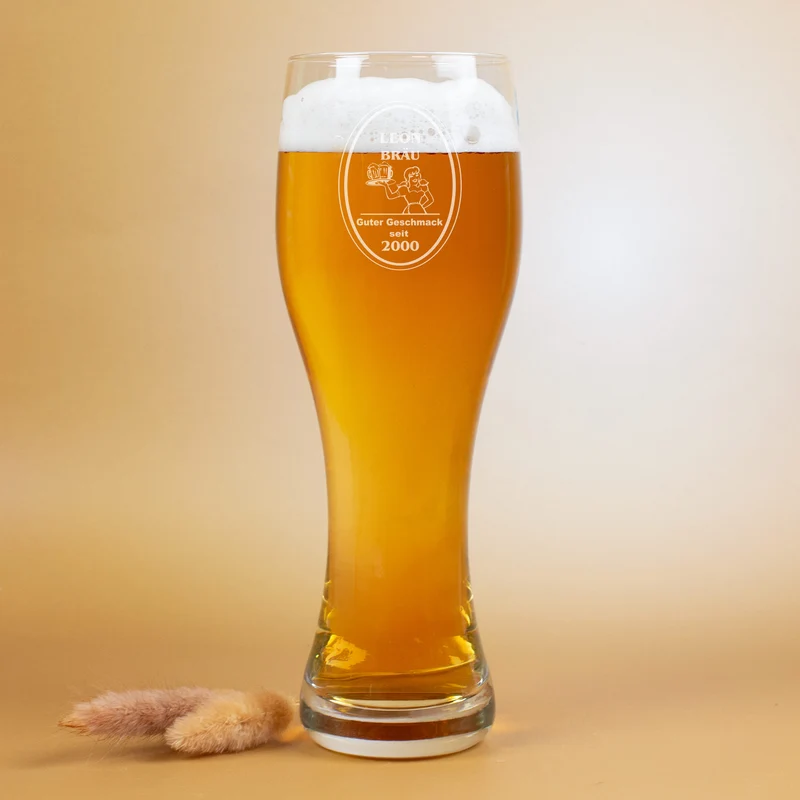 Personalisiertes Weizenbierglas von Leonardo mit Wunschname und Wunschjahr in zwei Größen