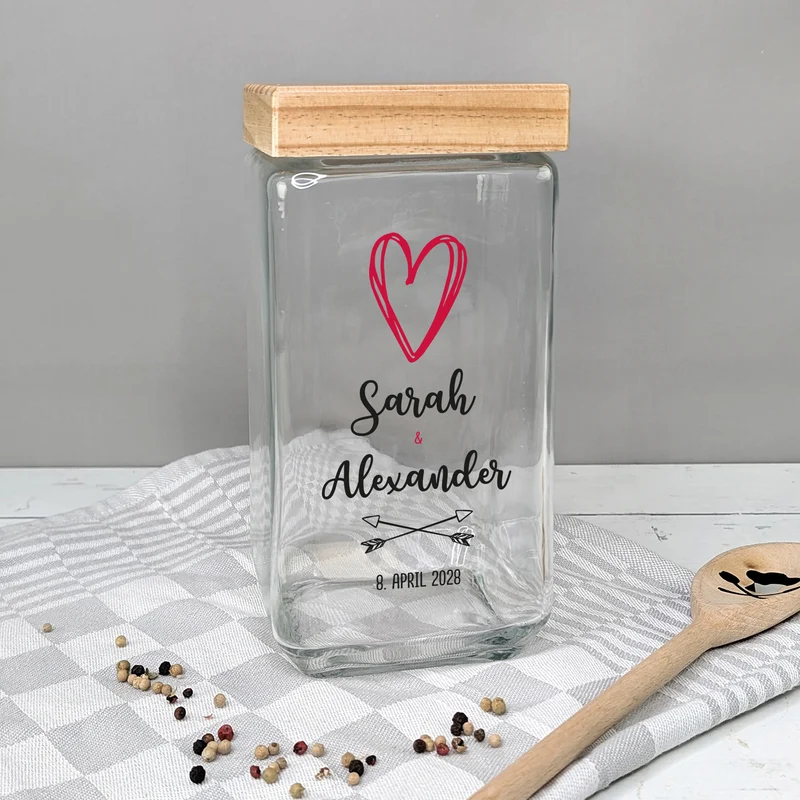 Personalisierte Keksdose mit Herzmotiv als Geschenk für Hochzeit oder Valentinstag