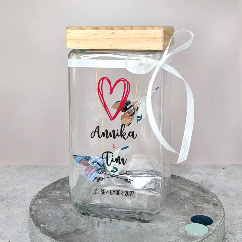 Personalisierte Keksdose mit Herzmotiv als Geschenk für Hochzeit oder Valentinstag