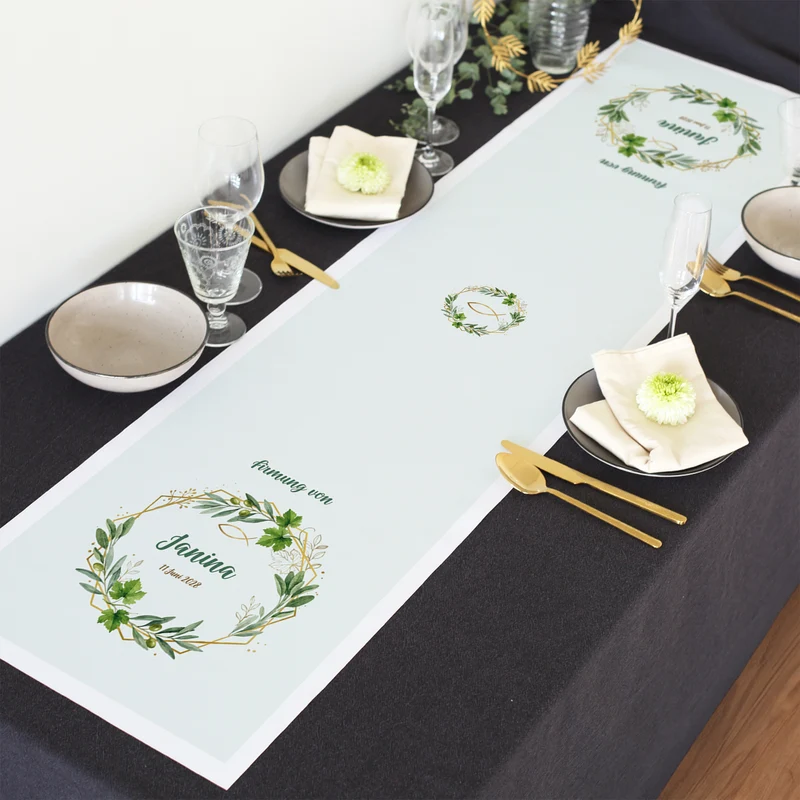 Personalisierter Tischläufer Taufe, Kommunion, Konfirmation oder Firmung mit Blätterkranz & Fischmotiv
