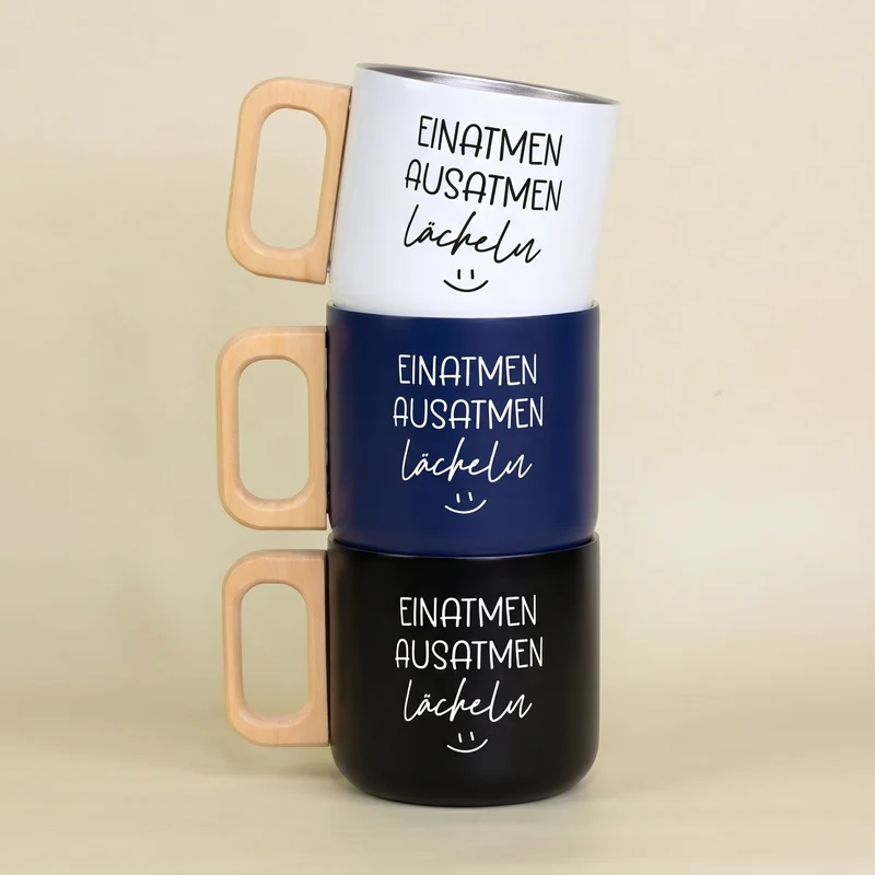 Edelstahl Tasse mit Holzgriff 'Einatmen Ausatmen Lächeln' | Doppelwandiger Becher als witziges Geschenk
