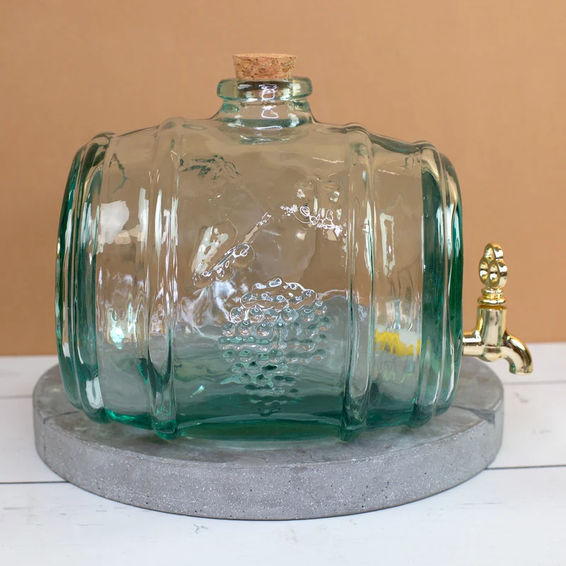 Handgefertigtes Weinfass aus recyceltem Glas mit Initiale & Name | Geschenk für Wein Liebhaber
