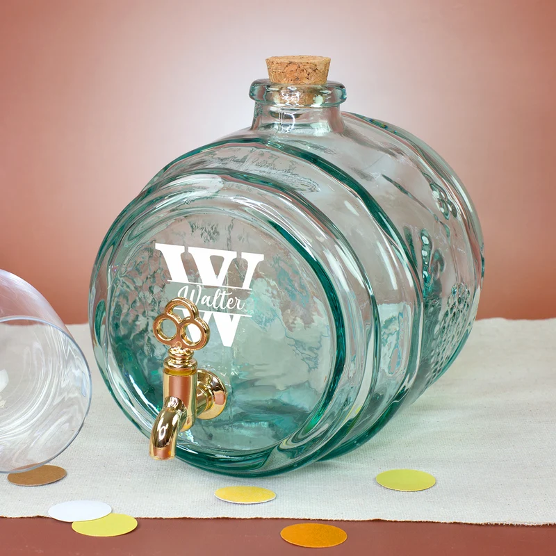 Handgefertigtes Weinfass aus recyceltem Glas mit Initiale & Name | Geschenk für Wein Liebhaber