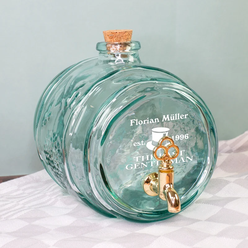 Handgefertigtes Whisky Fass aus recyceltem Glas mit Name & Jahr personalisiert | Geschenk für Männer