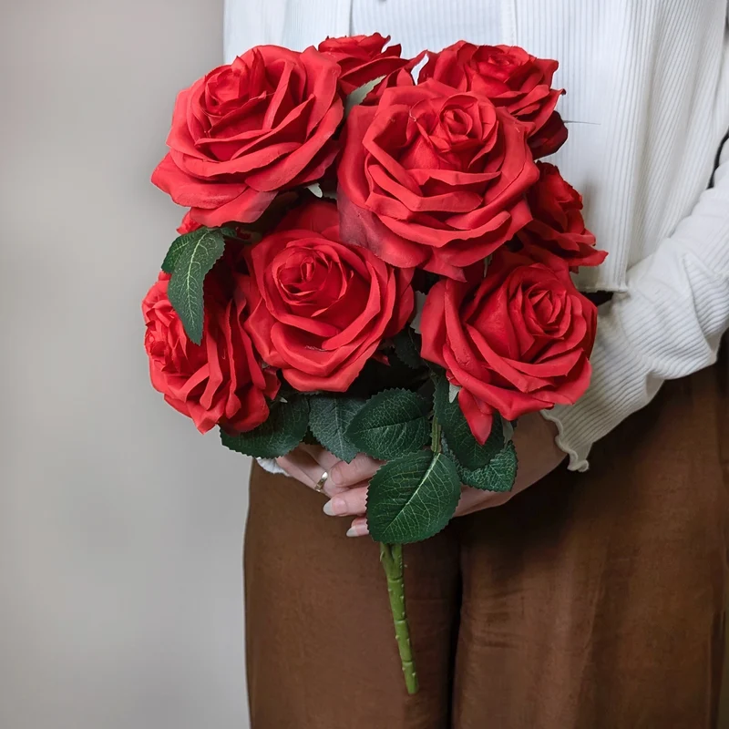 Hochwertiger Kunstblumenstrauß Rosen – Rosa Dijon | Rot | 10 Seidenblumen | 42 cm