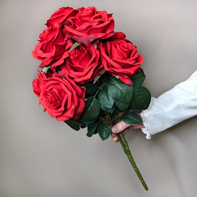 Hochwertiger Kunstblumenstrauß Rosen – Rosa Dijon | Rot | 10 Seidenblumen | 42 cm