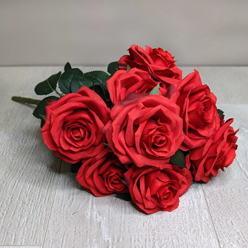 Hochwertiger Kunstblumenstrauß Rosen – Rosa Dijon | Rot | 10 Seidenblumen | 42 cm