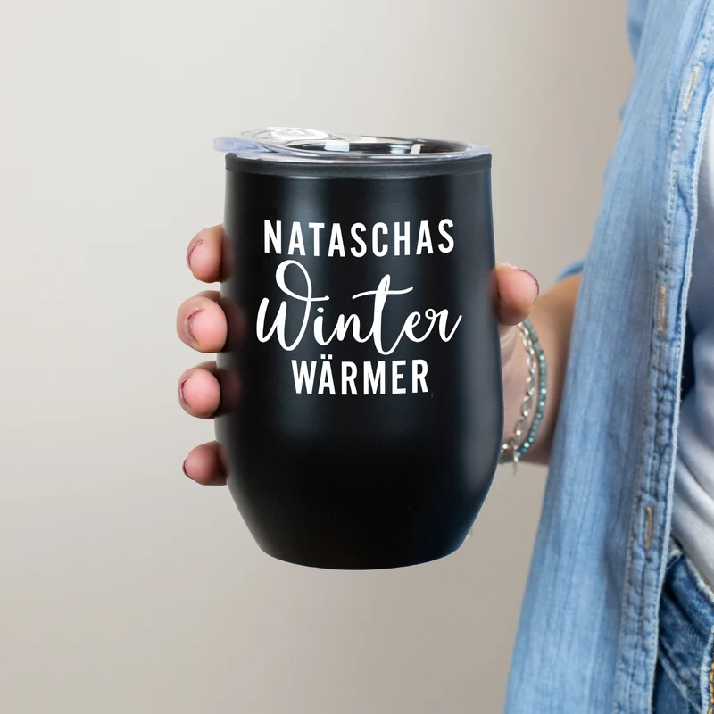 Personalisierter Thermobecher mit Name und Winterwärmer-Motiv in 2 Farben | Geschenk zu Weihnachten
