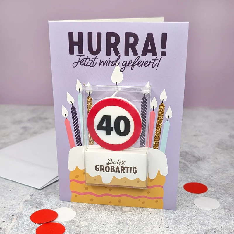 Karte zum Geburtstag mit Kerze in Verkehrszeichen-Design
