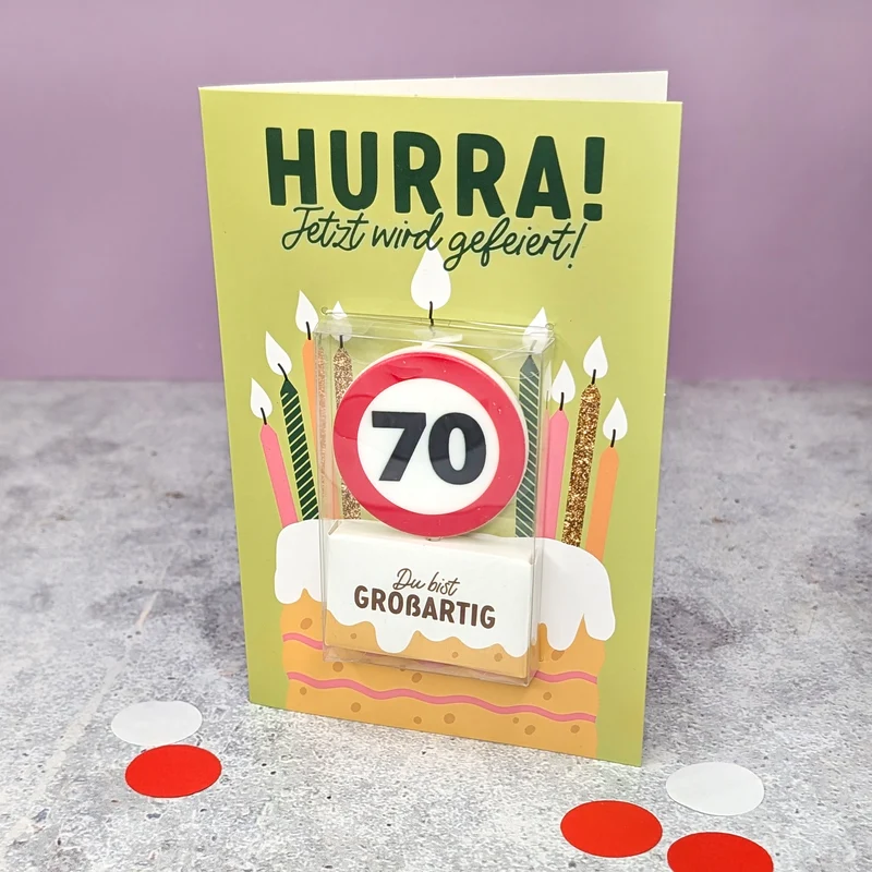 Karte zum Geburtstag mit Kerze in Verkehrszeichen-Design