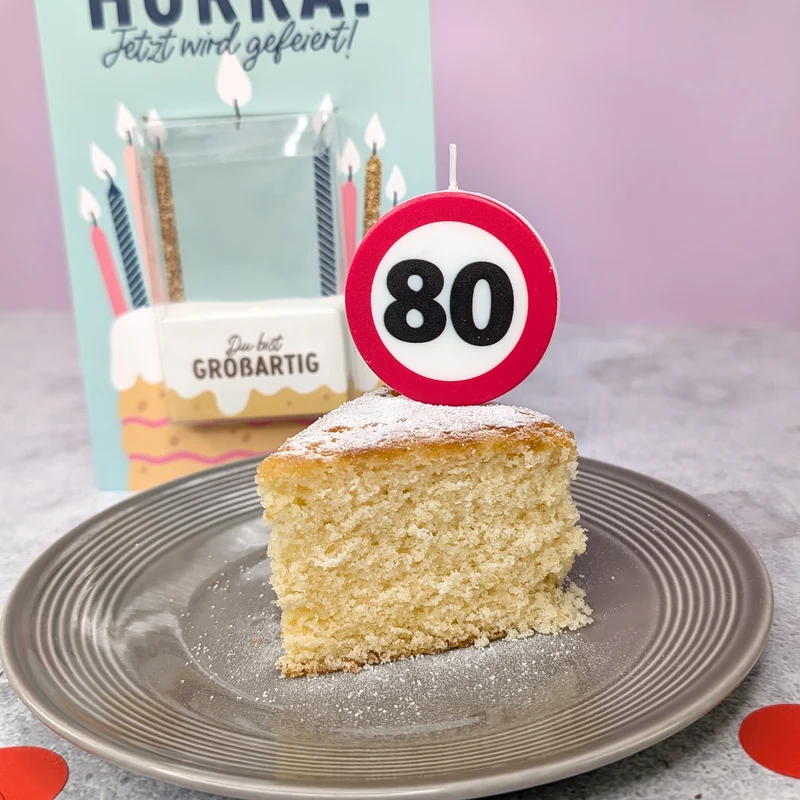 Karte zum Geburtstag mit Kerze in Verkehrszeichen-Design