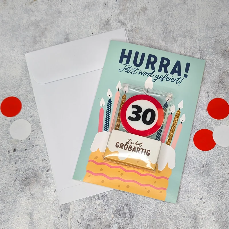 Karte zum Geburtstag mit Kerze in Verkehrszeichen-Design