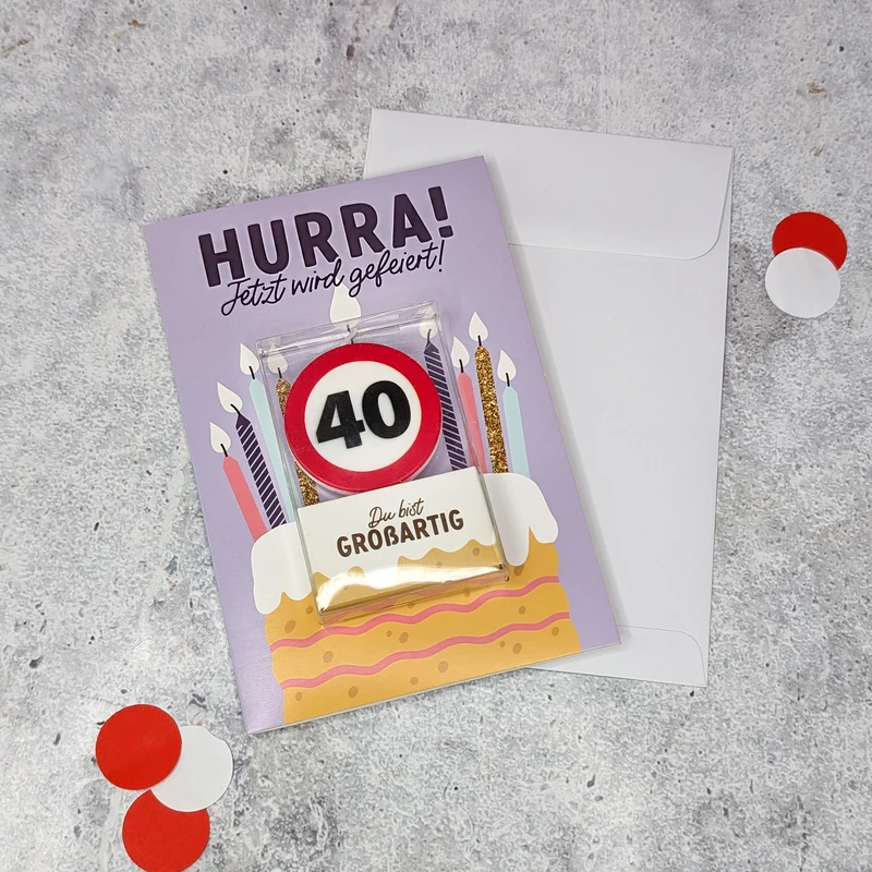 Karte zum Geburtstag mit Kerze in Verkehrszeichen-Design