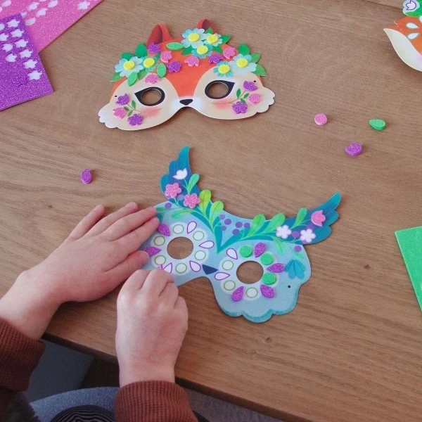 Djeco Do it yourself Mosaik Masken zum Dekorieren