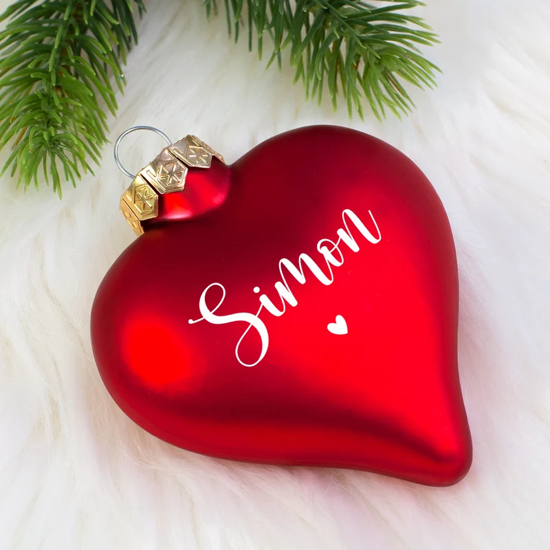 Christbaumkugel in Herzform personalisiert mit Name und Herz Motiv | Matt oder glänzend Rot
