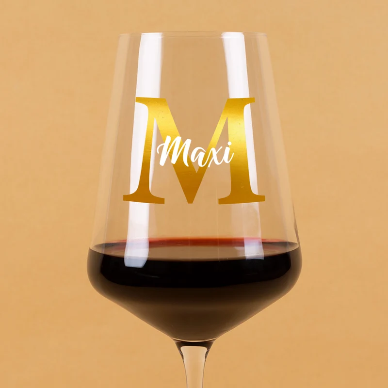 Personalisiertes Weinglas mit goldener Initiale & Name von Leonardo | Geschenkidee zum Geburtstag
