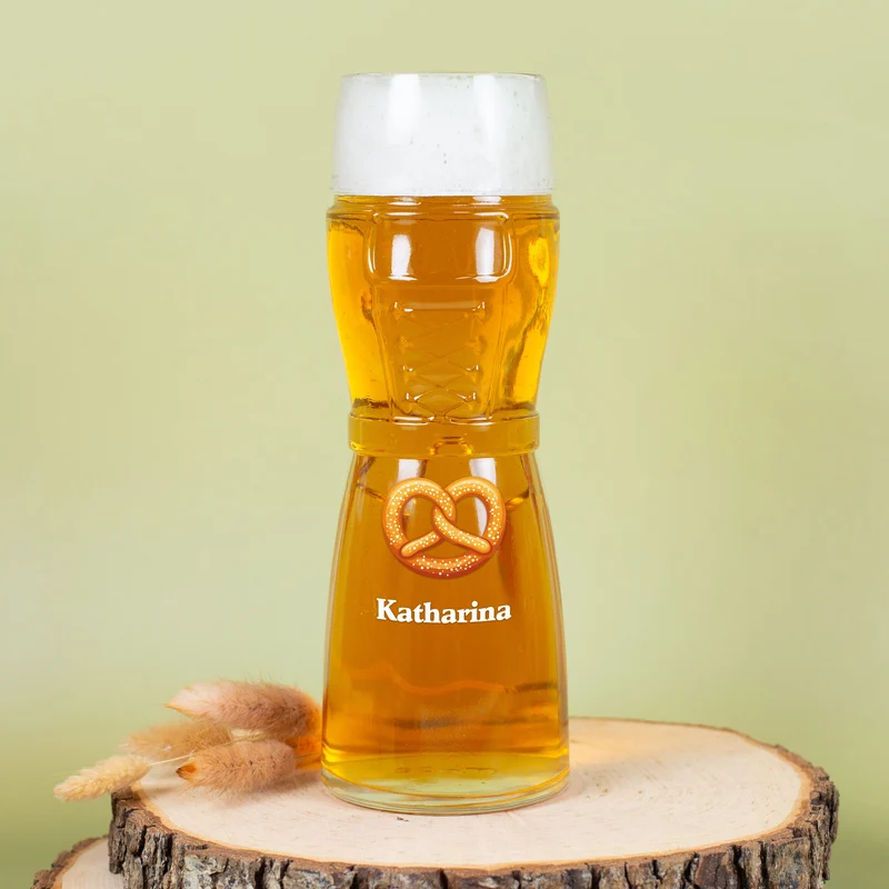 Personalisiertes Bierglas im Design einer Lederhose oder Dirndl mit Name | Brezel Motiv