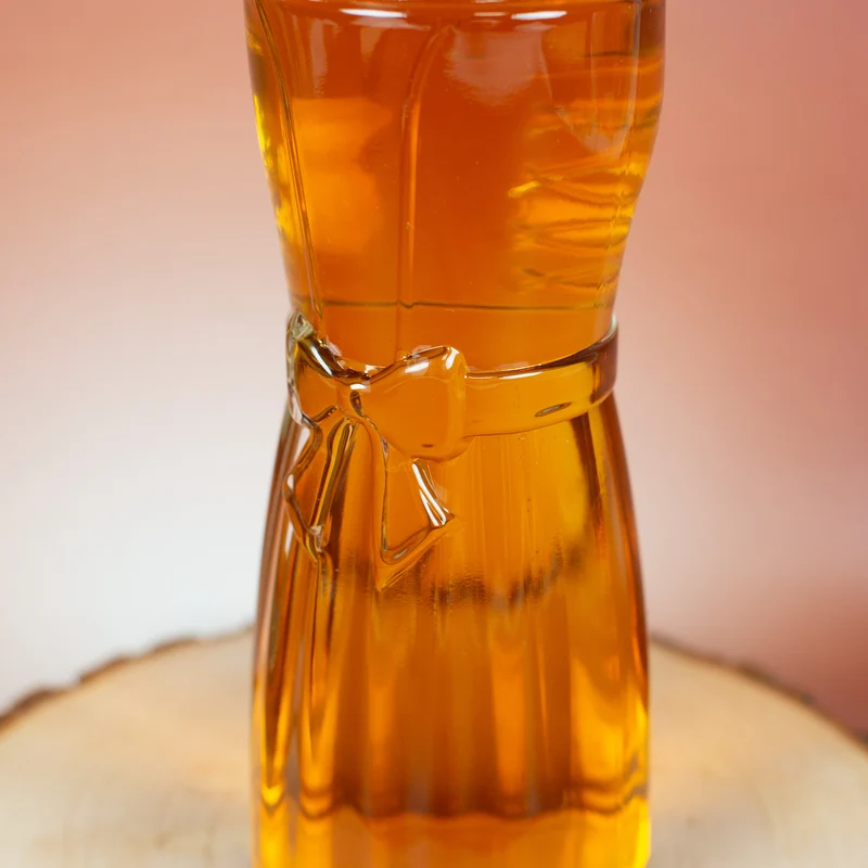 Personalisiertes Bierglas im Design einer Lederhose oder Dirndl mit Name | Edelweiß Motiv