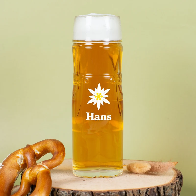 Personalisiertes Bierglas im Design einer Lederhose oder Dirndl mit Name | Edelweiß Motiv