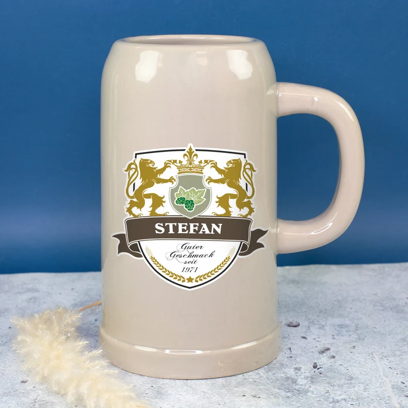 Keramik Bierkrug 'Löwen' personalisiert mit Name & Jahr | Steingut Bierglas 0,5 oder 1 Liter