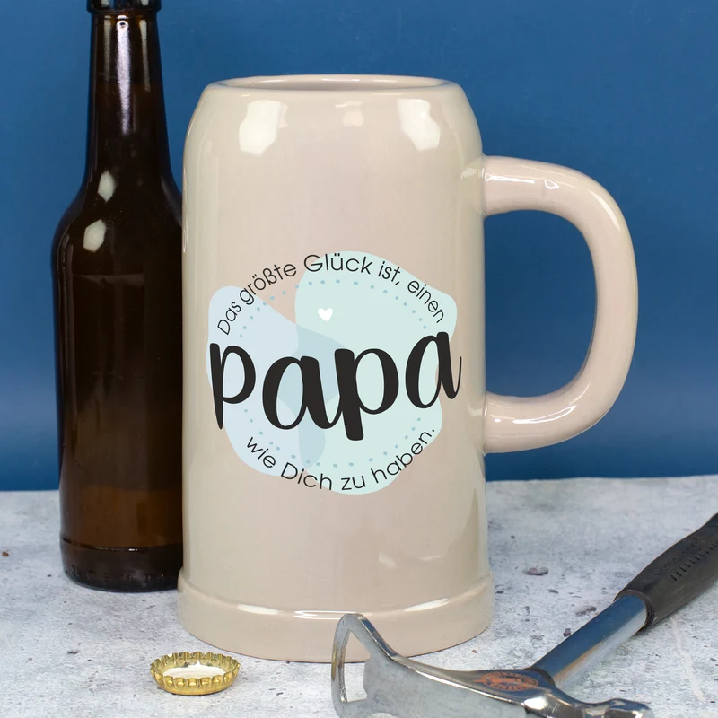 Keramik Bierkrug 'Papa Glück' als Geschenk für Väter | Steingut Bierglas 0,5 oder 1 Liter