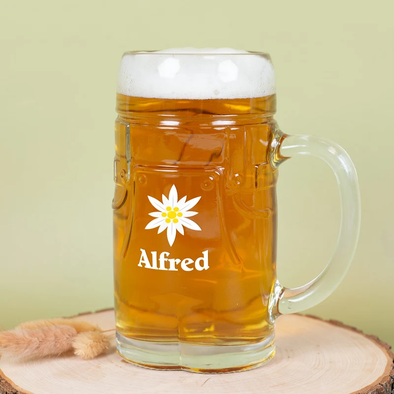 Personalisierter Bierkrug im Lederhosen Design mit Edelweiß Motiv | Bierglas mit Name 0,5l
