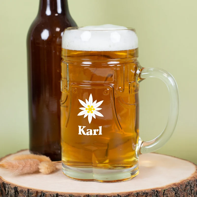 Personalisierter Bierkrug im Lederhosen Design mit Edelweiß Motiv | Bierglas mit Name 0,5l