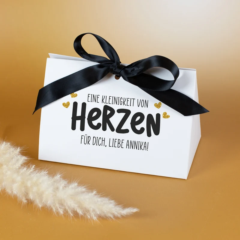 Edle Geschenkverpackung 'Eine Kleinigkeit von Herzen' mit Wunschtext personalisiert | 3 Größen