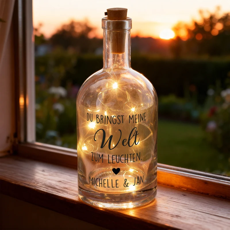 Personalisierte LED-Karaffe 'Du bringst meine Welt zum Leuchten' mit Name | Dekolicht & Geschenk