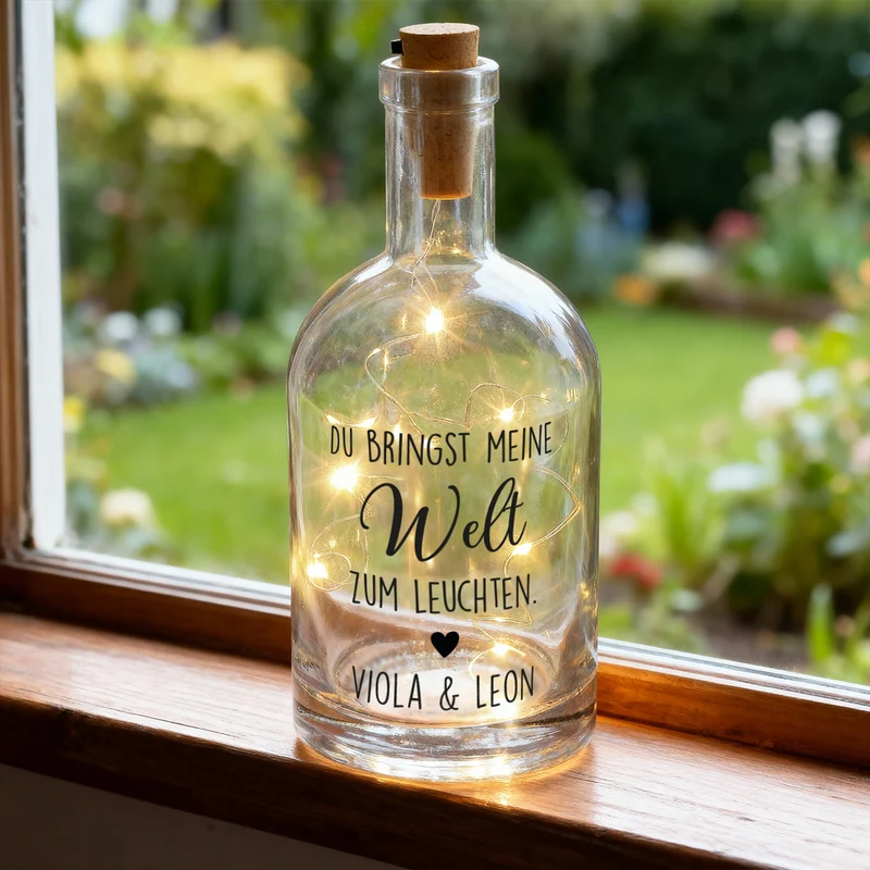 Personalisierte LED-Karaffe 'Du bringst meine Welt zum Leuchten' mit Name | Dekolicht & Geschenk