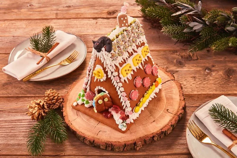 Dr.Oetker Knusper-Häuschen, Lebkuchenhaus Dekorierset zum Basteln, Knusperhaus für die Weihnachtszeit - 403g