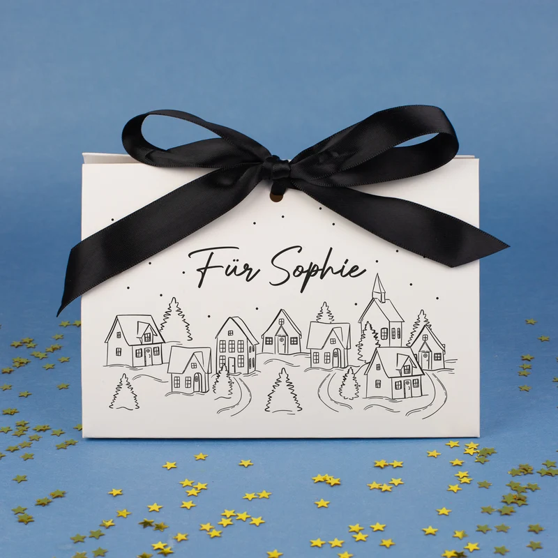 Personalisierte Geschenktasche mit verschneitem Winterdorf | Edle Verpackung für Weihnachtsgeschenke