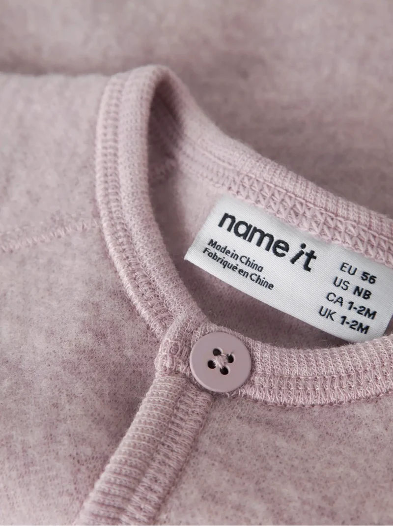 name it Baby Strickjacke aus Merinowolle (nbfwmino) Violet Ice